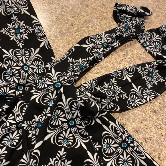 Max Studio Dress Small With Cute Tie! Black Turquoise and White - Picture 15 of 16